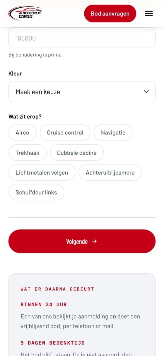 Het aanmeldformulier van Autobedrijf Cargo met keuzes voor opties als airco en trekhaak